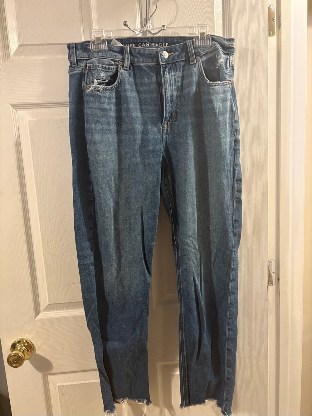 American Eagle Outfitters Women’s Denim Straight-Leg Jeans in Medium Blue Wash